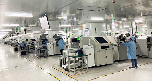 SMT整線設(shè)備車間